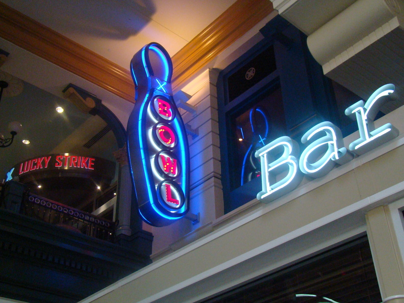 2009 06-Bowling-Bar Washington DC.jpg